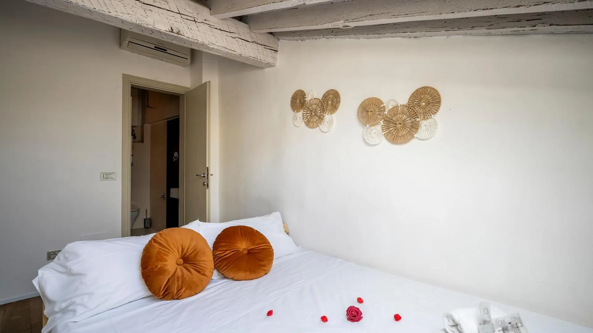 Duomo View And Hammam Apartment Florence